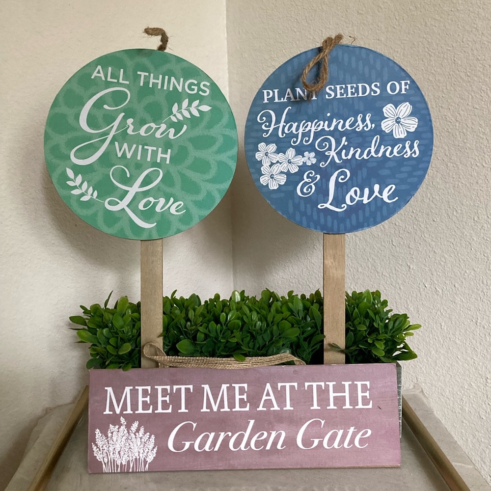 3 Garden Signs